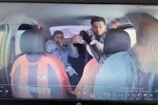 Drama v taxíku. Turecký řidič odzbrojil lupiče s brokovnicí, který ho držel jako rukojmího - Novinky